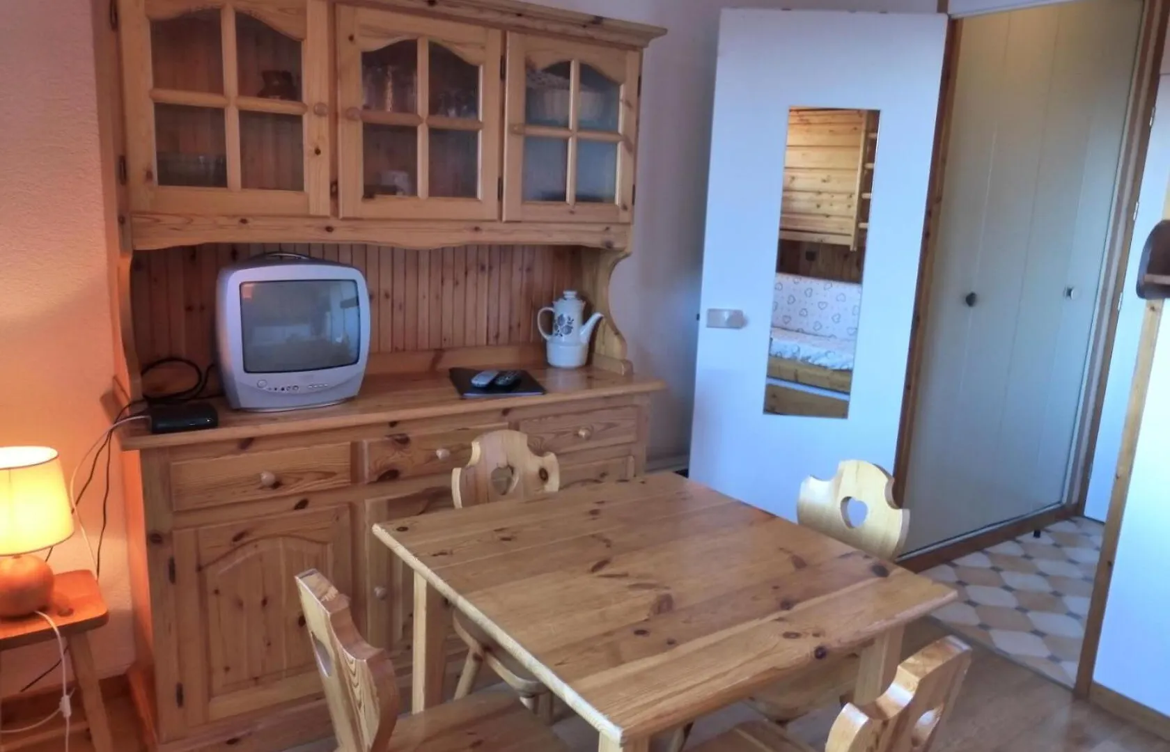 Residence La Saulire - Studette Pour 2 Personnes A Meribel Mottaret Dans Le Quartier Du Laitelet, Au Pied Des Pistes Mae-2158 Les Allues 0*,  France